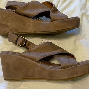 Corky’s platform wedges